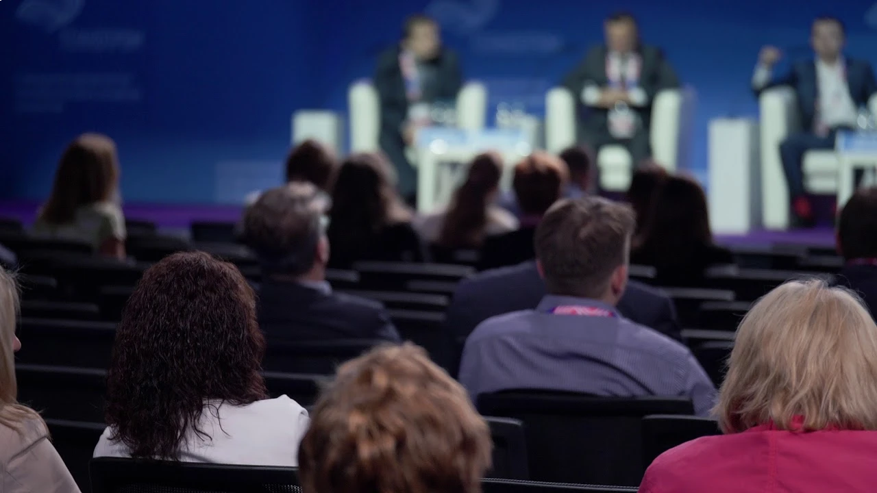 Hire Keynote Speakers That Engage and Inspire Your Audience